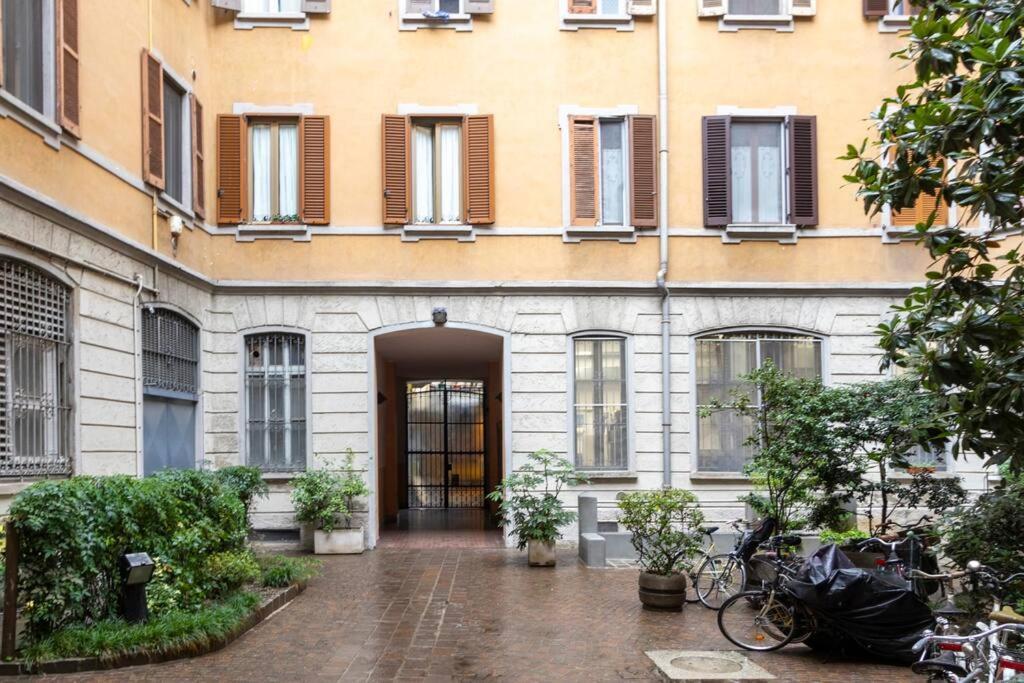 The Italian Design - 10 Minutes To Duomo Apartment Milan Exterior photo